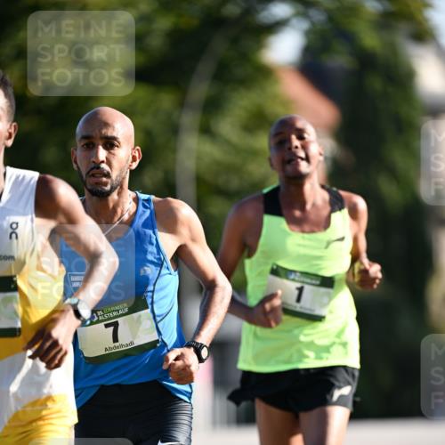 01.09.2024 - BARMER Alsterlauf Dr. Thomas Lammeyer http://msf.ph/oto/6886899 01.09.2024 09:16:24 Laufen 35 meine-sportfotos.de