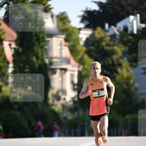 01.09.2024 - BARMER Alsterlauf Dr. Thomas Lammeyer http://msf.ph/oto/6886904 01.09.2024 09:16:41 Laufen  meine-sportfotos.de