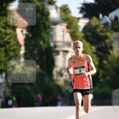 01.09.2024 - BARMER Alsterlauf Dr. Thomas Lammeyer http://msf.ph/oto/6886908 01.09.2024 09:16:42 Laufen 2 meine-sportfotos.de