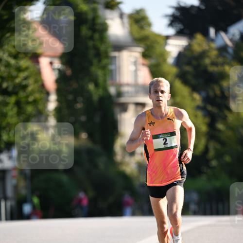 01.09.2024 - BARMER Alsterlauf Dr. Thomas Lammeyer http://msf.ph/oto/6886909 01.09.2024 09:16:42 Laufen 2 meine-sportfotos.de
