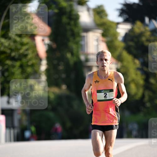 01.09.2024 - BARMER Alsterlauf Dr. Thomas Lammeyer http://msf.ph/oto/6886911 01.09.2024 09:16:42 Laufen 125, 2 meine-sportfotos.de