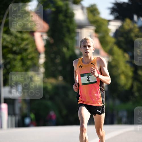 01.09.2024 - BARMER Alsterlauf Dr. Thomas Lammeyer http://msf.ph/oto/6886912 01.09.2024 09:16:42 Laufen 2 meine-sportfotos.de