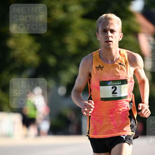 01.09.2024 - BARMER Alsterlauf Dr. Thomas Lammeyer http://msf.ph/oto/6886920 01.09.2024 09:16:43 Laufen 2 meine-sportfotos.de