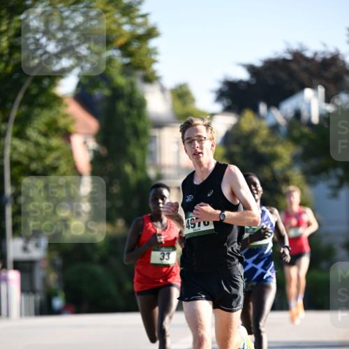 01.09.2024 - BARMER Alsterlauf Dr. Thomas Lammeyer http://msf.ph/oto/6887009 01.09.2024 09:17:48 Laufen 33, 4970 meine-sportfotos.de