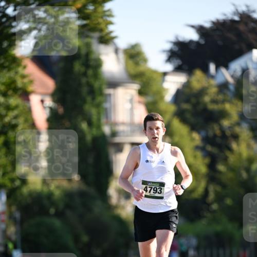 01.09.2024 - BARMER Alsterlauf Dr. Thomas Lammeyer http://msf.ph/oto/6887032 01.09.2024 09:18:05 Laufen 4793 meine-sportfotos.de