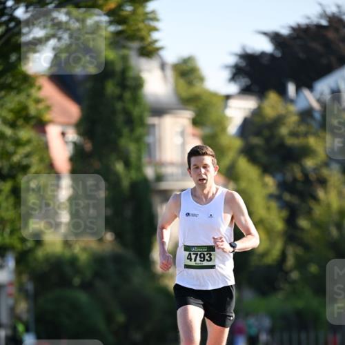 01.09.2024 - BARMER Alsterlauf Dr. Thomas Lammeyer http://msf.ph/oto/6887033 01.09.2024 09:18:05 Laufen 4793 meine-sportfotos.de