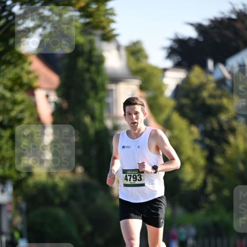 01.09.2024 - BARMER Alsterlauf Dr. Thomas Lammeyer http://msf.ph/oto/6887034 01.09.2024 09:18:05 Laufen 4793 meine-sportfotos.de