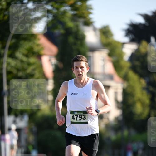 01.09.2024 - BARMER Alsterlauf Dr. Thomas Lammeyer http://msf.ph/oto/6887038 01.09.2024 09:18:06 Laufen 35, 4793 meine-sportfotos.de