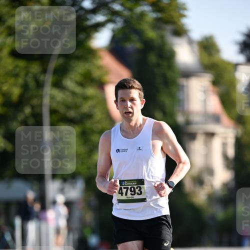 01.09.2024 - BARMER Alsterlauf Dr. Thomas Lammeyer http://msf.ph/oto/6887040 01.09.2024 09:18:06 Laufen 135, 4793 meine-sportfotos.de