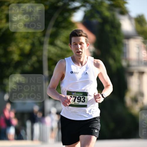 01.09.2024 - BARMER Alsterlauf Dr. Thomas Lammeyer http://msf.ph/oto/6887042 01.09.2024 09:18:06 Laufen 10, 35, 793 meine-sportfotos.de