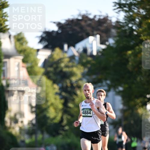 01.09.2024 - BARMER Alsterlauf Dr. Thomas Lammeyer http://msf.ph/oto/6887047 01.09.2024 09:18:10 Laufen 4884 meine-sportfotos.de