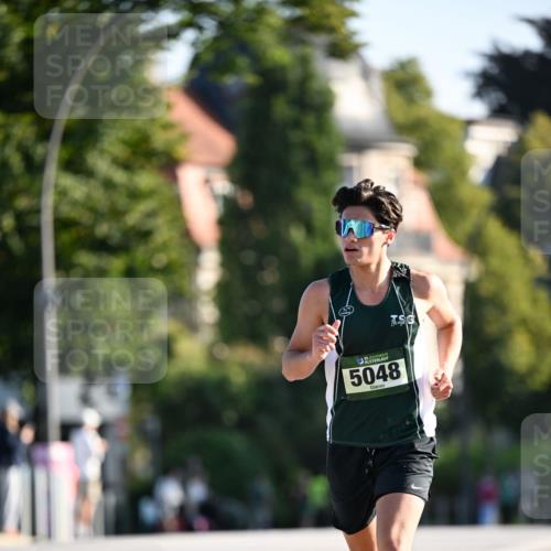 01.09.2024 - BARMER Alsterlauf Dr. Thomas Lammeyer http://msf.ph/oto/6887082 01.09.2024 09:18:19 Laufen 5048 meine-sportfotos.de
