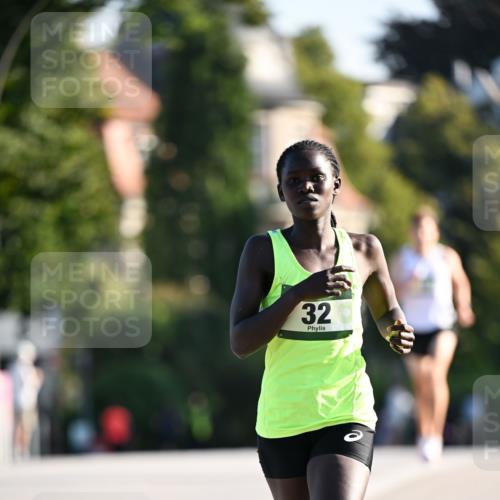01.09.2024 - BARMER Alsterlauf Dr. Thomas Lammeyer http://msf.ph/oto/6887110 01.09.2024 09:18:25 Laufen 32 meine-sportfotos.de