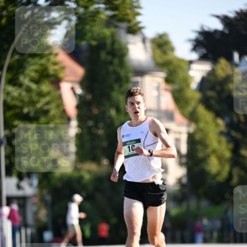 01.09.2024 - BARMER Alsterlauf Dr. Thomas Lammeyer http://msf.ph/oto/6887117 01.09.2024 09:18:27 Laufen 10 meine-sportfotos.de