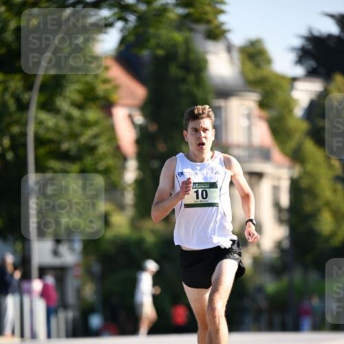 01.09.2024 - BARMER Alsterlauf Dr. Thomas Lammeyer http://msf.ph/oto/6887119 01.09.2024 09:18:27 Laufen 10 meine-sportfotos.de