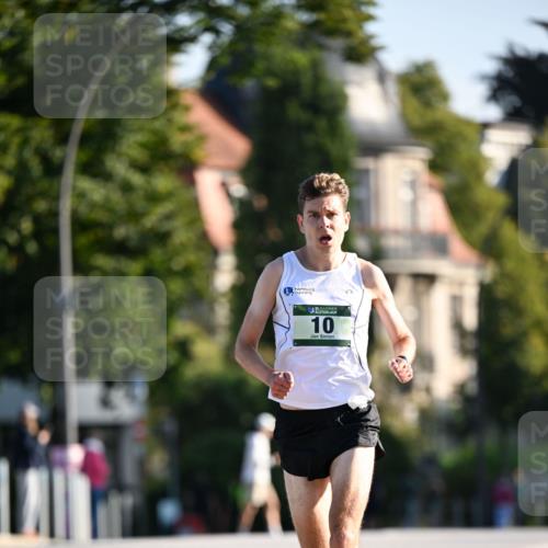 01.09.2024 - BARMER Alsterlauf Dr. Thomas Lammeyer http://msf.ph/oto/6887120 01.09.2024 09:18:27 Laufen 35, 10 meine-sportfotos.de