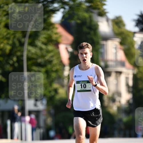 01.09.2024 - BARMER Alsterlauf Dr. Thomas Lammeyer http://msf.ph/oto/6887121 01.09.2024 09:18:28 Laufen 35, 10 meine-sportfotos.de