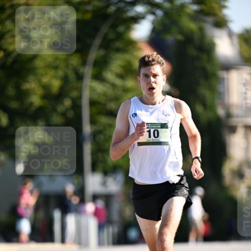 01.09.2024 - BARMER Alsterlauf Dr. Thomas Lammeyer http://msf.ph/oto/6887124 01.09.2024 09:18:28 Laufen 35, 10 meine-sportfotos.de