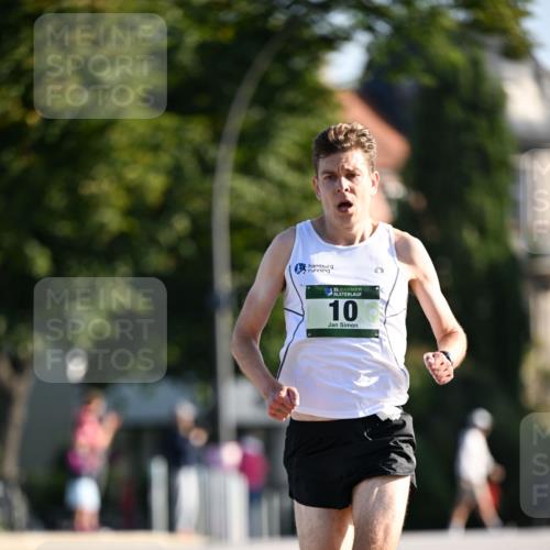 01.09.2024 - BARMER Alsterlauf Dr. Thomas Lammeyer http://msf.ph/oto/6887125 01.09.2024 09:18:28 Laufen 35, 10 meine-sportfotos.de