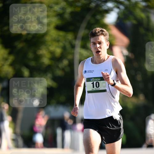 01.09.2024 - BARMER Alsterlauf Dr. Thomas Lammeyer http://msf.ph/oto/6887126 01.09.2024 09:18:28 Laufen 35, 10 meine-sportfotos.de