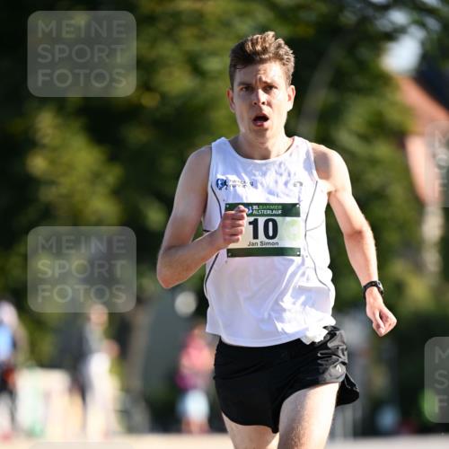 01.09.2024 - BARMER Alsterlauf Dr. Thomas Lammeyer http://msf.ph/oto/6887129 01.09.2024 09:18:29 Laufen 35, 10 meine-sportfotos.de
