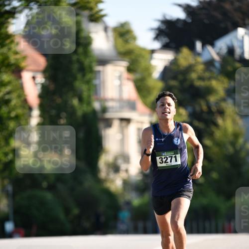 01.09.2024 - BARMER Alsterlauf Dr. Thomas Lammeyer http://msf.ph/oto/6887135 01.09.2024 09:18:34 Laufen 3271 meine-sportfotos.de