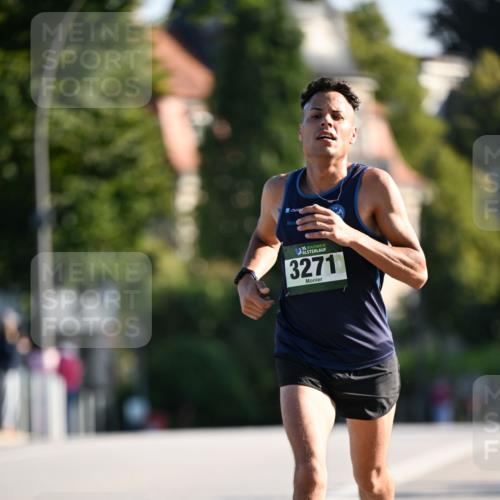 01.09.2024 - BARMER Alsterlauf Dr. Thomas Lammeyer http://msf.ph/oto/6887143 01.09.2024 09:18:35 Laufen 35, 3271 meine-sportfotos.de