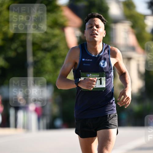 01.09.2024 - BARMER Alsterlauf Dr. Thomas Lammeyer http://msf.ph/oto/6887146 01.09.2024 09:18:36 Laufen 35 meine-sportfotos.de
