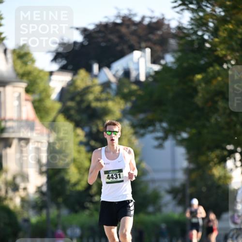 01.09.2024 - BARMER Alsterlauf Dr. Thomas Lammeyer http://msf.ph/oto/6887169 01.09.2024 09:18:46 Laufen 4431 meine-sportfotos.de