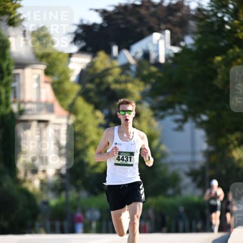 01.09.2024 - BARMER Alsterlauf Dr. Thomas Lammeyer http://msf.ph/oto/6887171 01.09.2024 09:18:46 Laufen 4431 meine-sportfotos.de