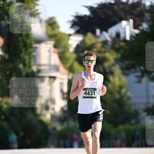 01.09.2024 - BARMER Alsterlauf Dr. Thomas Lammeyer http://msf.ph/oto/6887175 01.09.2024 09:18:47 Laufen 4431 meine-sportfotos.de