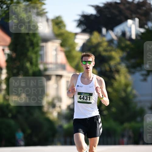 01.09.2024 - BARMER Alsterlauf Dr. Thomas Lammeyer http://msf.ph/oto/6887177 01.09.2024 09:18:47 Laufen 4431 meine-sportfotos.de