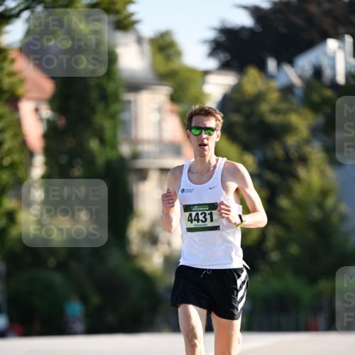 01.09.2024 - BARMER Alsterlauf Dr. Thomas Lammeyer http://msf.ph/oto/6887179 01.09.2024 09:18:47 Laufen 4431 meine-sportfotos.de