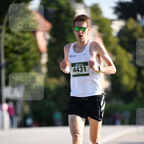 01.09.2024 - BARMER Alsterlauf Dr. Thomas Lammeyer http://msf.ph/oto/6887184 01.09.2024 09:18:48 Laufen 4431 meine-sportfotos.de