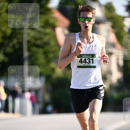 01.09.2024 - BARMER Alsterlauf Dr. Thomas Lammeyer http://msf.ph/oto/6887186 01.09.2024 09:18:48 Laufen 35, 4431 meine-sportfotos.de
