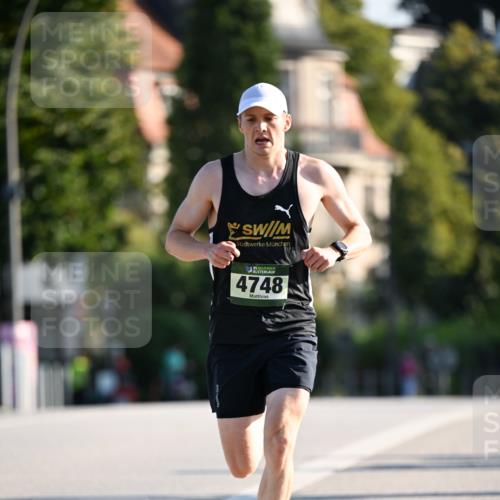 01.09.2024 - BARMER Alsterlauf Dr. Thomas Lammeyer http://msf.ph/oto/6887207 01.09.2024 09:18:57 Laufen 35, 4748 meine-sportfotos.de