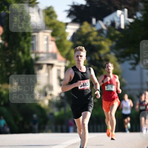 01.09.2024 - BARMER Alsterlauf Dr. Thomas Lammeyer http://msf.ph/oto/6887215 01.09.2024 09:19:02 Laufen 3483, 3178 meine-sportfotos.de