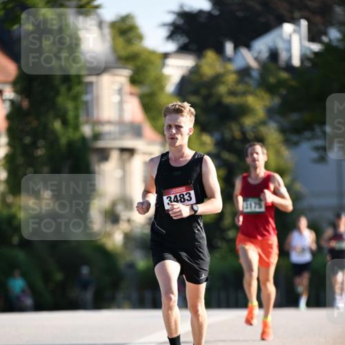 01.09.2024 - BARMER Alsterlauf Dr. Thomas Lammeyer http://msf.ph/oto/6887217 01.09.2024 09:19:02 Laufen 3483 meine-sportfotos.de