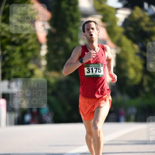 01.09.2024 - BARMER Alsterlauf Dr. Thomas Lammeyer http://msf.ph/oto/6887231 01.09.2024 09:19:04 Laufen 35, 3175 meine-sportfotos.de