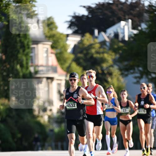 01.09.2024 - BARMER Alsterlauf Dr. Thomas Lammeyer http://msf.ph/oto/6887236 01.09.2024 09:19:08 Laufen 4532, 23, 8170 meine-sportfotos.de