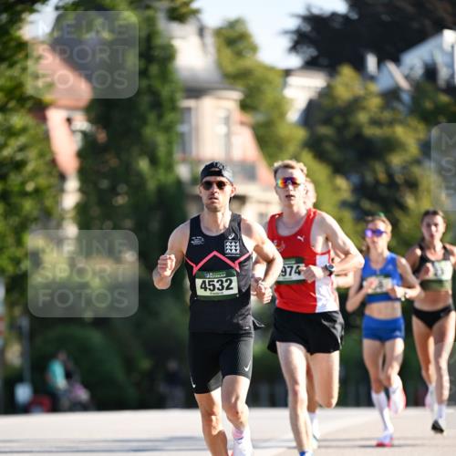 01.09.2024 - BARMER Alsterlauf Dr. Thomas Lammeyer http://msf.ph/oto/6887242 01.09.2024 09:19:09 Laufen 4532, 974 meine-sportfotos.de