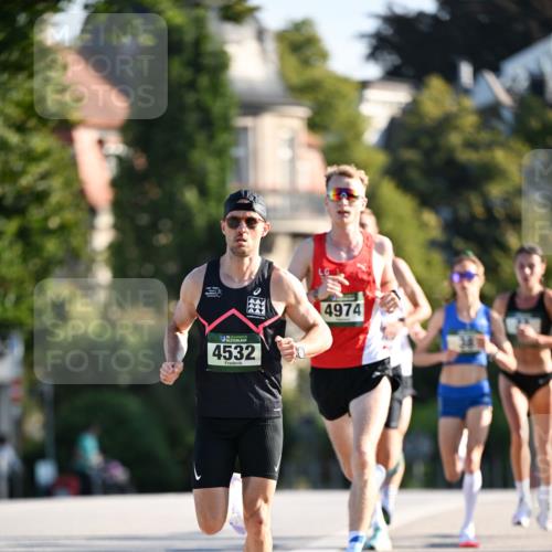 01.09.2024 - BARMER Alsterlauf Dr. Thomas Lammeyer http://msf.ph/oto/6887244 01.09.2024 09:19:09 Laufen 4532, 4974, 38 meine-sportfotos.de