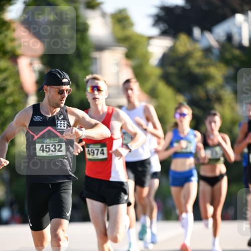 01.09.2024 - BARMER Alsterlauf Dr. Thomas Lammeyer http://msf.ph/oto/6887246 01.09.2024 09:19:09 Laufen 4532, 4974 meine-sportfotos.de