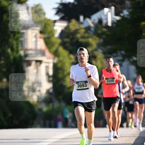 01.09.2024 - BARMER Alsterlauf Dr. Thomas Lammeyer http://msf.ph/oto/6887290 01.09.2024 09:19:28 Laufen 3693, 2005 meine-sportfotos.de