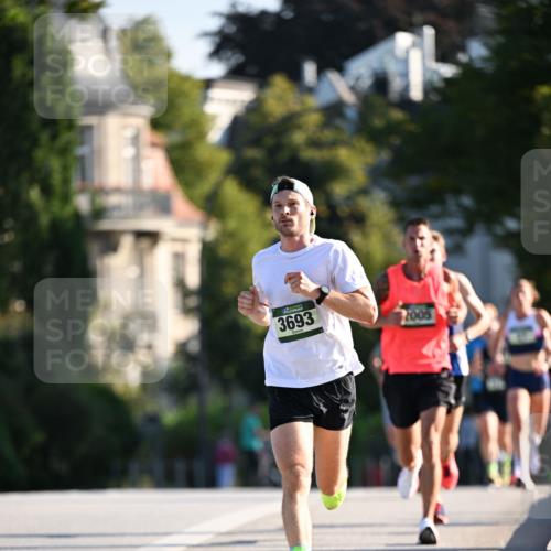 01.09.2024 - BARMER Alsterlauf Dr. Thomas Lammeyer http://msf.ph/oto/6887291 01.09.2024 09:19:28 Laufen 3693, 2005 meine-sportfotos.de