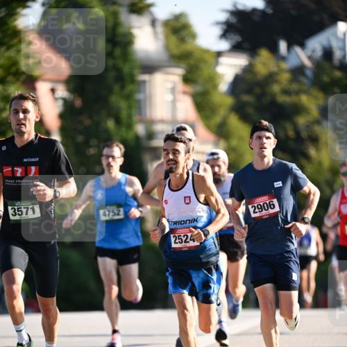 01.09.2024 - BARMER Alsterlauf Dr. Thomas Lammeyer http://msf.ph/oto/6887390 01.09.2024 09:19:59 Laufen 3571, 4752, 2524, 2906 meine-sportfotos.de
