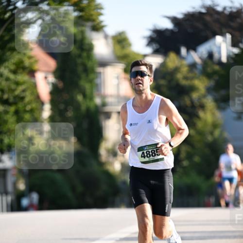 01.09.2024 - BARMER Alsterlauf Dr. Thomas Lammeyer http://msf.ph/oto/6887587 01.09.2024 09:20:49 Laufen 4885 meine-sportfotos.de