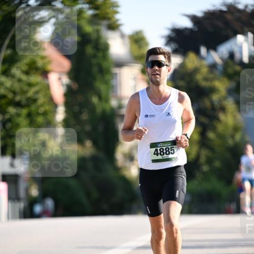 01.09.2024 - BARMER Alsterlauf Dr. Thomas Lammeyer http://msf.ph/oto/6887588 01.09.2024 09:20:49 Laufen 4885 meine-sportfotos.de