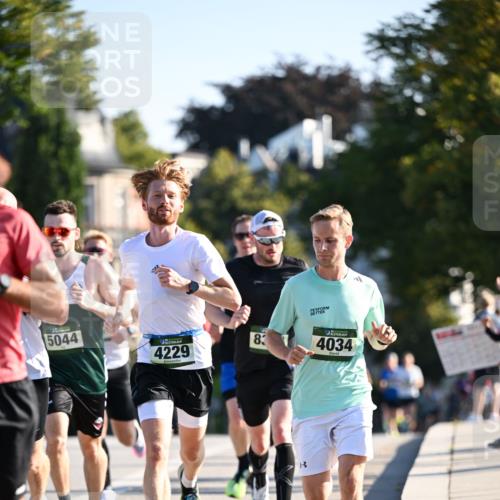 01.09.2024 - BARMER Alsterlauf Dr. Thomas Lammeyer http://msf.ph/oto/6887890 01.09.2024 09:22:02 Laufen 5044, 4229, 83, 4034 meine-sportfotos.de