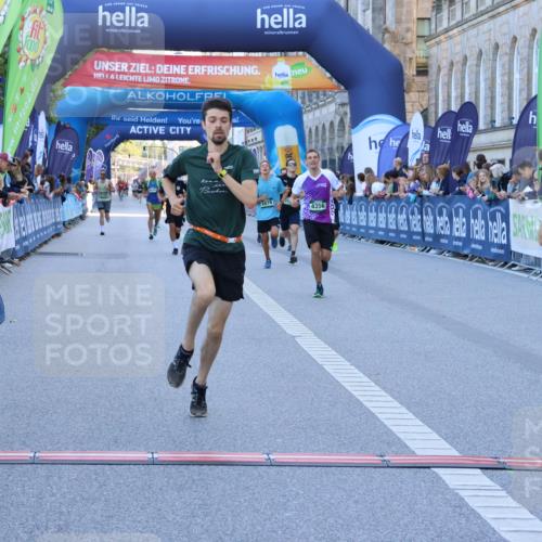 01.09.2024 - BARMER Alsterlauf Strokosch-Dieckow http://msf.ph/oto/6888074 01.09.2024 09:48:30 Ziel 2773, 2879, 2986, 3462, 4356, 4438, 4560, 4709, 4874, 4920, 5083, 5088 meine-sportfotos.de